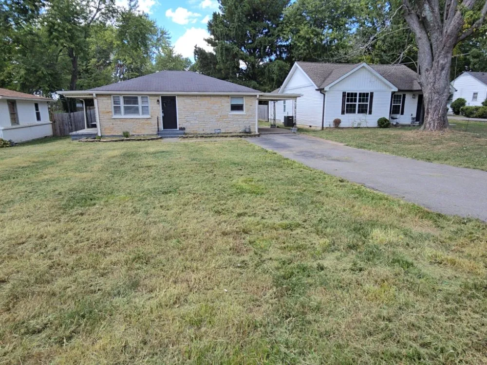 Reliable lawn care service for year-round maintenance in Springfield, TN by Rodriguez Lawncare & Services