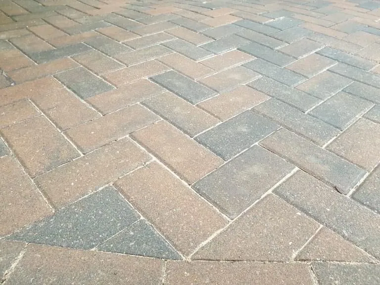 Custom outdoor landscaping experts serving Pontiac, MI - Rodriguez Outdoor Services