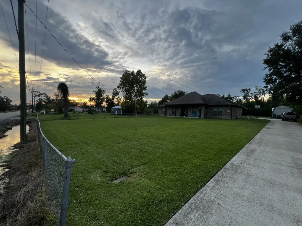 Custom yard cleanup service near you in Saginaw, TX by Rodriguez Precision Mowing