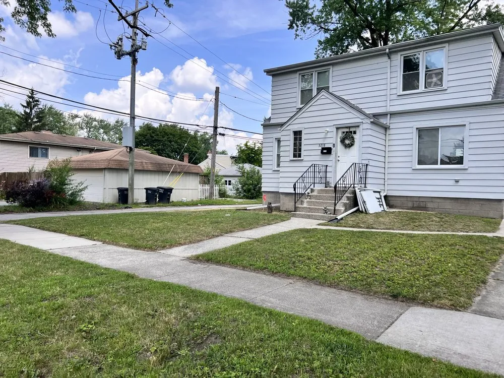 Top-rated residential landscaping in Lansing, IL by Rodriguez's Landscaping