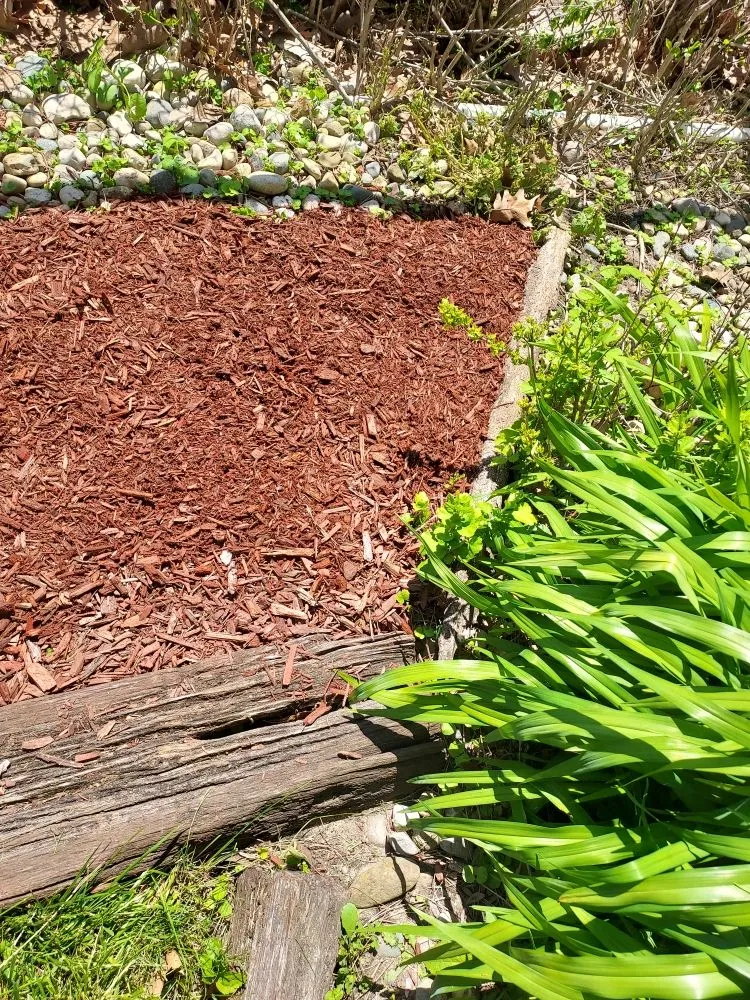 Custom residential landscaping for beautiful yards in Toledo, OH by Rod's Unique Lawn