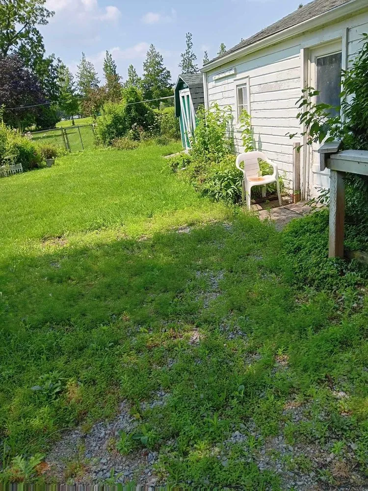 Custom lawn care service experts serving Toledo, OH - Rod's Unique Lawn