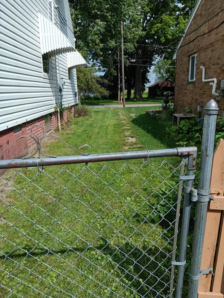 Custom outdoor landscaping for homes in Toledo, OH by Rod's Unique Lawn