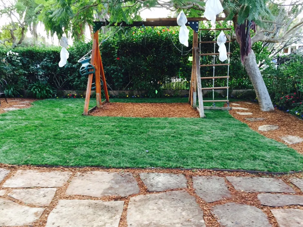 Professional landscape design with custom design in Los Angeles, CA by Rodscape