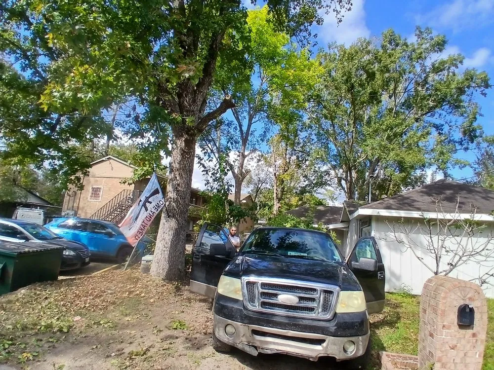 Affordable outdoor landscaping experts serving Dayton, TX - Roe Lumberjack Services