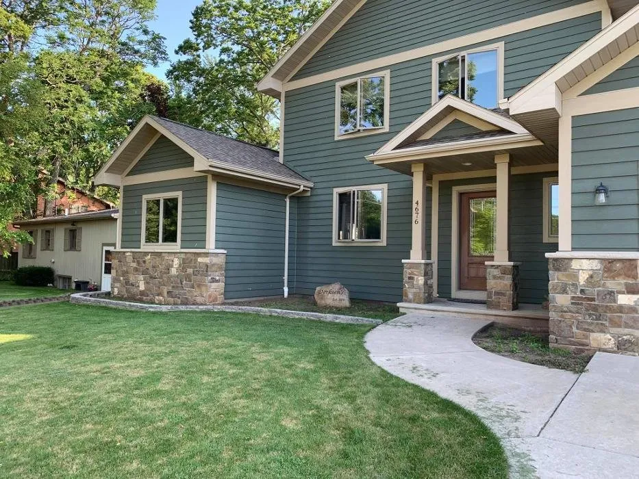 Trusted yard cleanup service experts serving Oshkosh, WI - Roe Nurseries