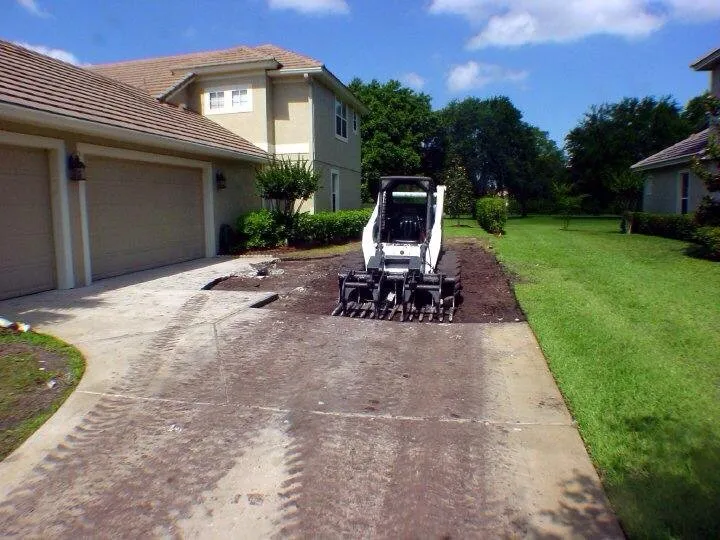 Professional yard maintenance experts serving Deland, FL - Roeling Green Lawns