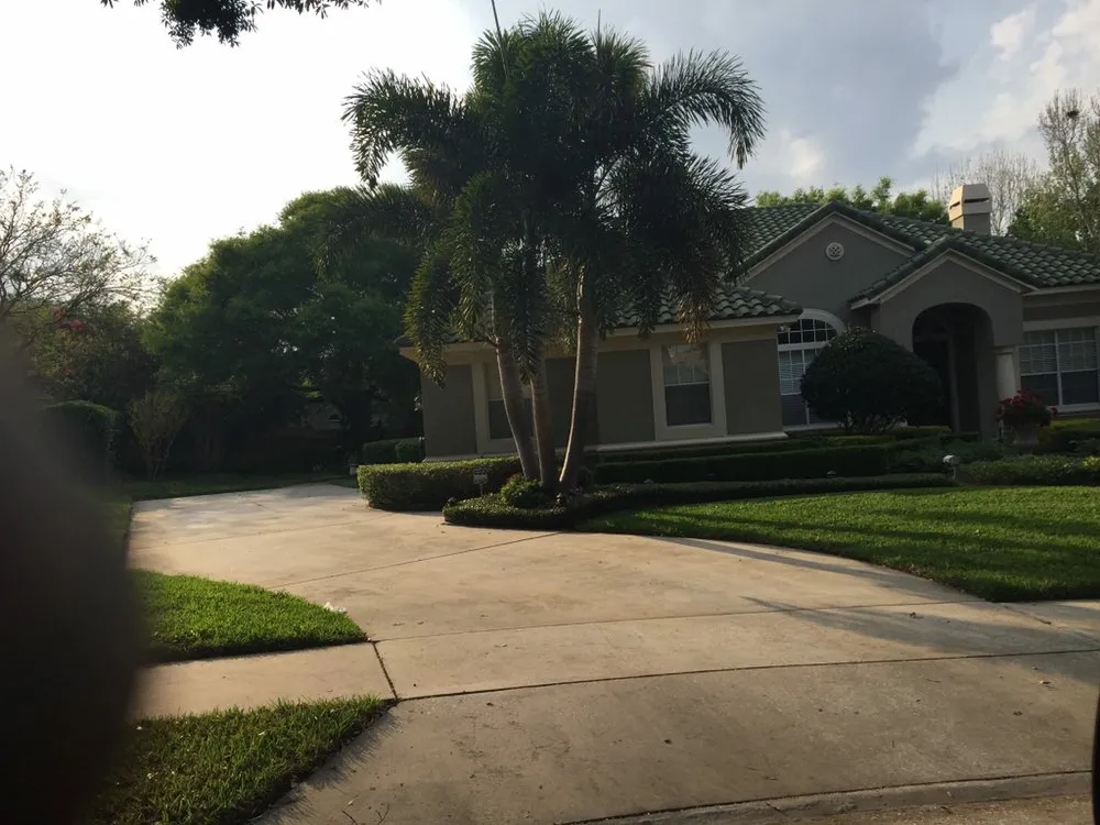 Local yard maintenance in Deland, FL - Roeling Green Lawns