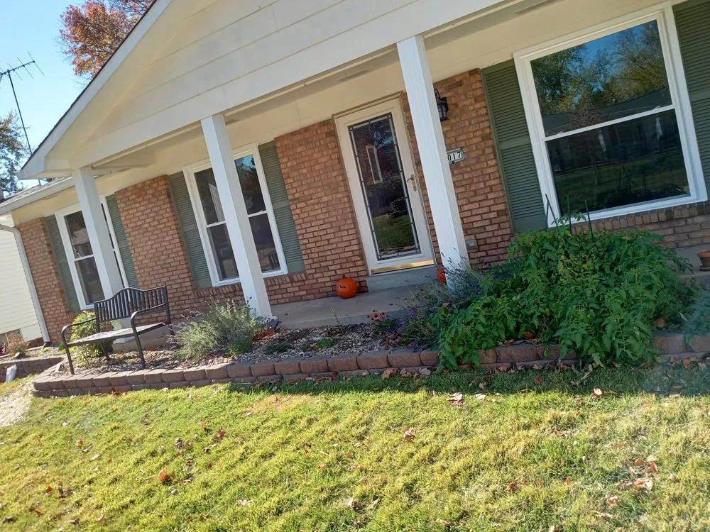 Reliable landscaping services in Saint Louis, MO - Roger Guillén