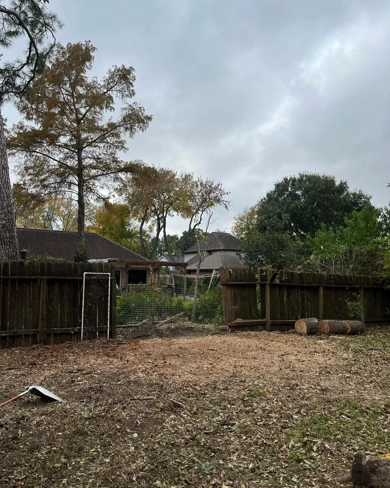 Affordable garden landscaping with custom design in Houston, TX by Roger Services