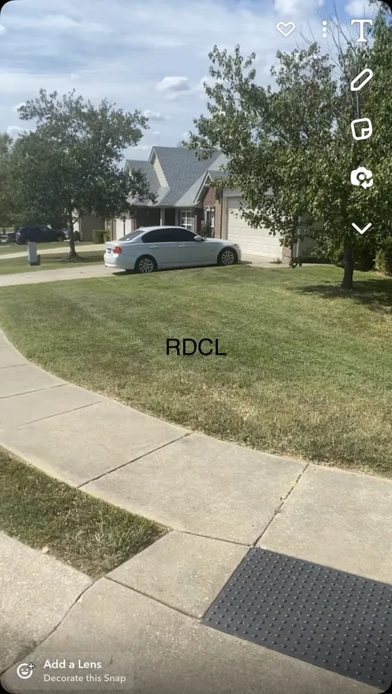 Local landscaping services experts serving Evansville, IN - Rogers Diamond Touch Lawn Care