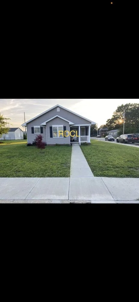 Reliable residential landscaping experts serving Evansville, IN - Rogers Diamond Touch Lawn Care