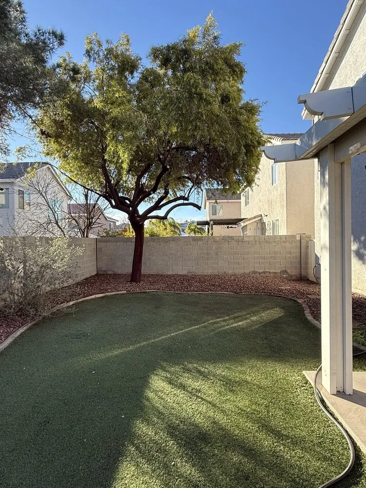 Expert lawn mowing service experts serving North Las Vegas, NV - Roger's Landscaping