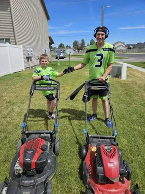 Roger's Lawn Care Logo