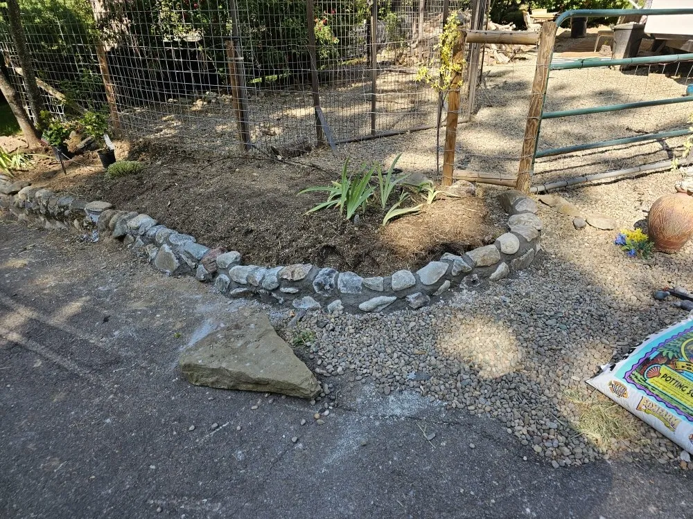 Reliable outdoor landscaping experts serving Grants Pass, OR - Rogue Apple Junk Removal & More