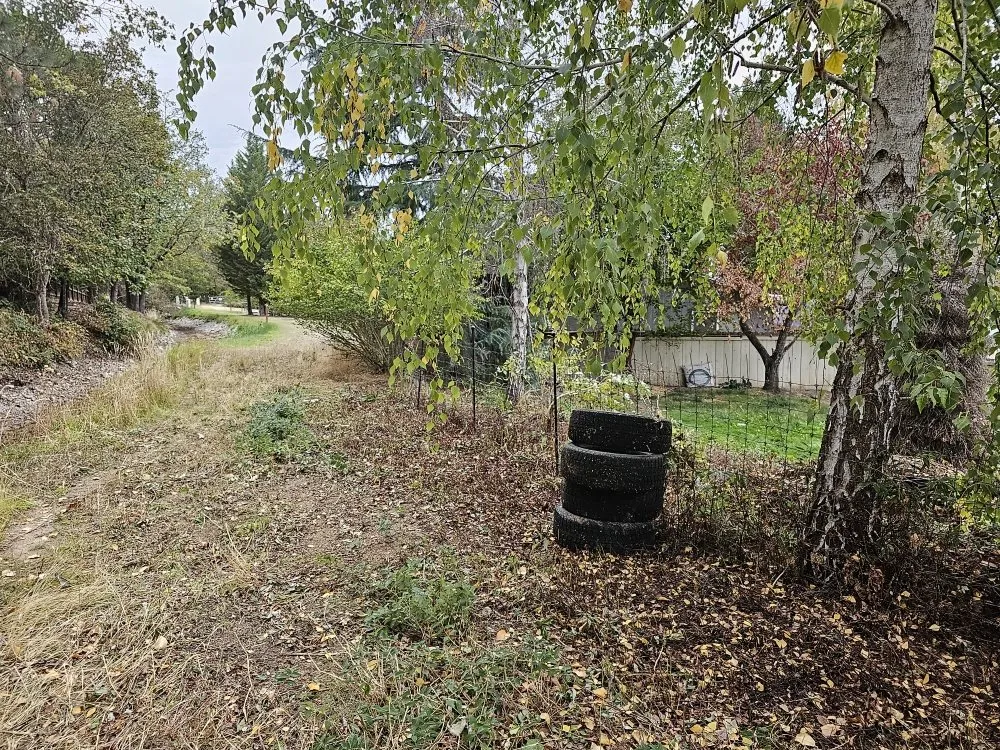 Affordable outdoor landscaping in Grants Pass, OR by Rogue Apple Junk Removal & More