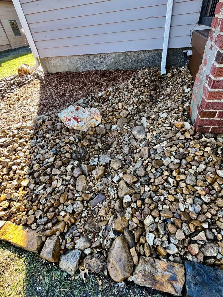 Affordable landscape design experts serving Lees Summit, MO - Rogue Natives