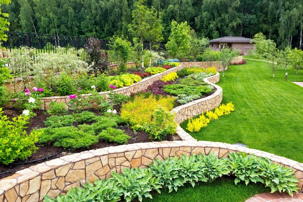 Affordable outdoor landscaping experts serving Medford, OR - Rogue Valley Lawn Path Gutter