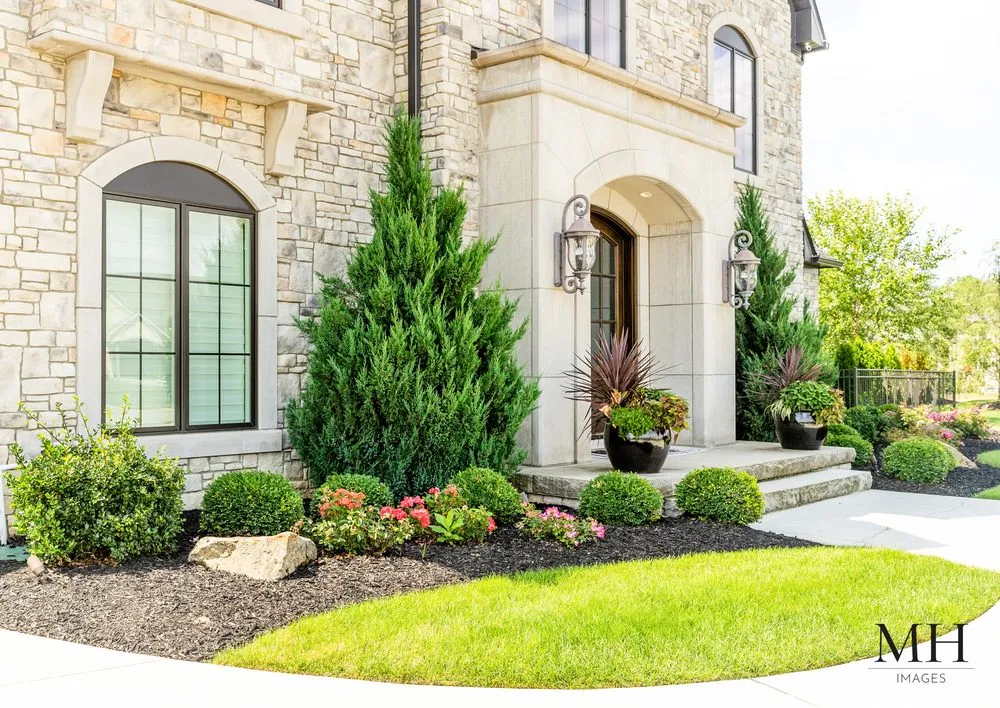 Top-rated lawn care service in Canton, OH - Rohr & Sons Nursery & Garden Center