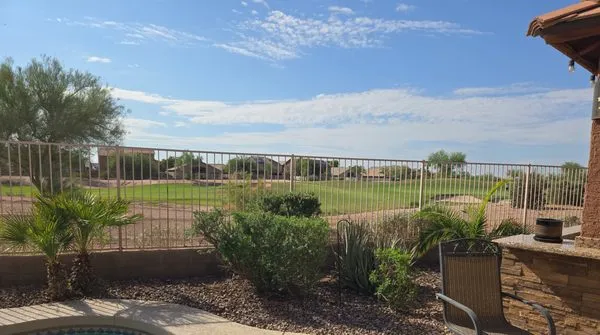 Rohrs Landscaping Of Arizona Logo