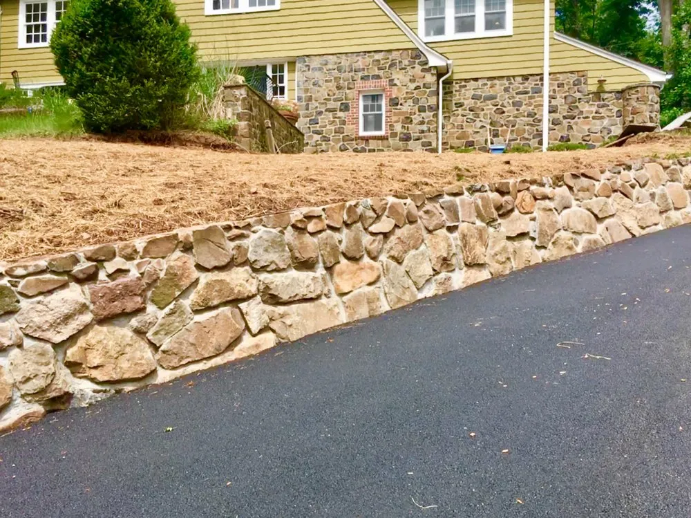 Professional garden landscaping experts serving Summit, NJ - Rojas Construction and Landscaping