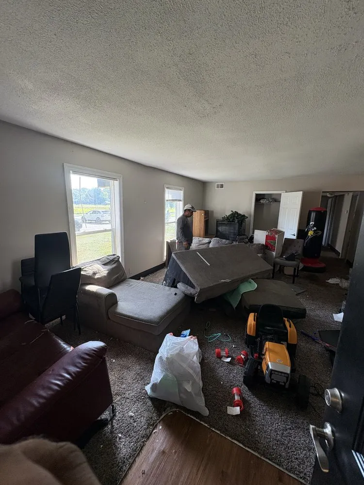 Affordable outdoor landscaping experts serving Jeffersontown, KY - Rojas Contractors and Landscaping