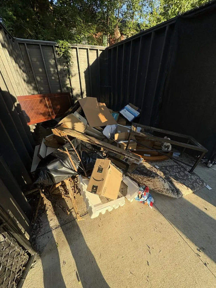 Expert yard maintenance experts serving Jeffersontown, KY - Rojas Contractors and Landscaping