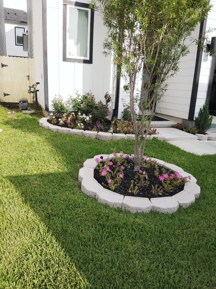Professional outdoor landscaping in Highlands, TX - Roja’s Greenleaf Landscaping