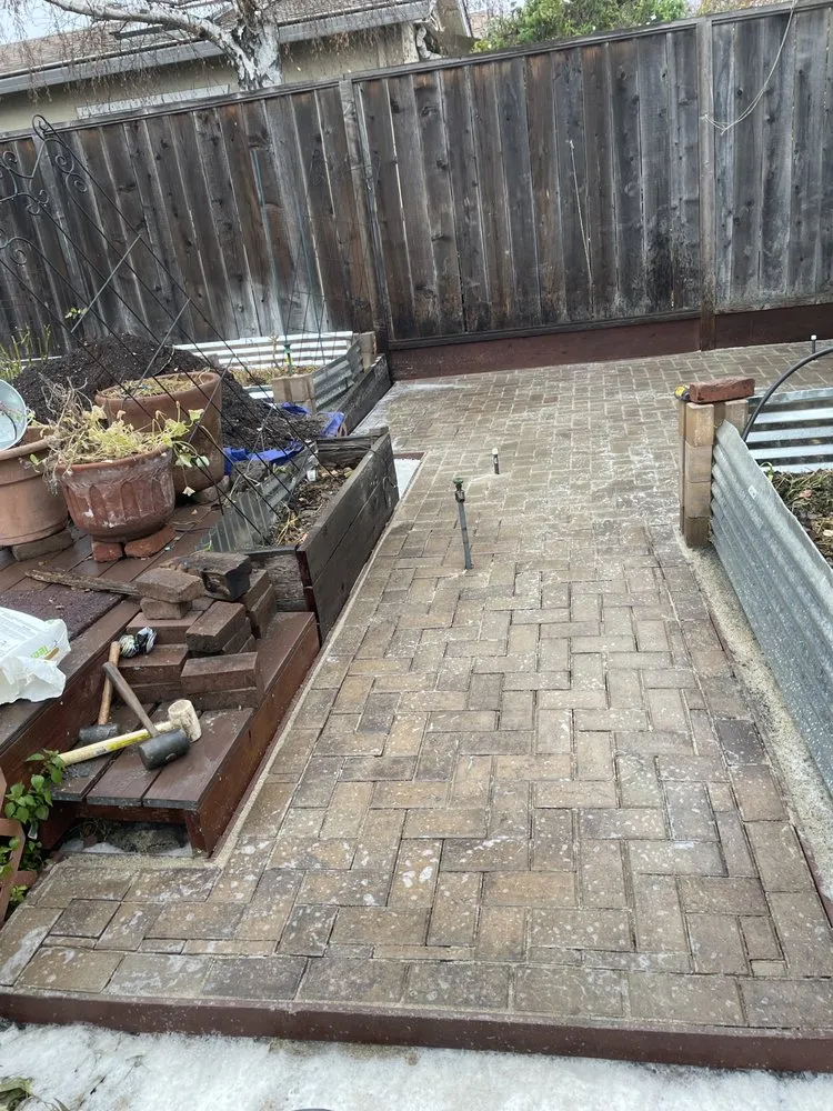 Local lawn care service experts serving Petaluma, CA - Rojas Landscaping Junk Removal