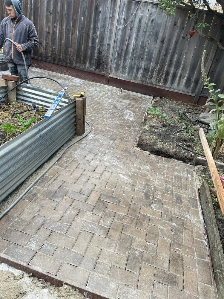 Affordable residential landscaping for homes in Petaluma, CA by Rojas Landscaping Junk Removal