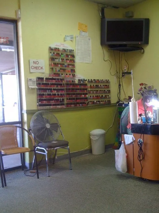 Professional yard maintenance experts serving Victorville, CA - Rojas Landscaping