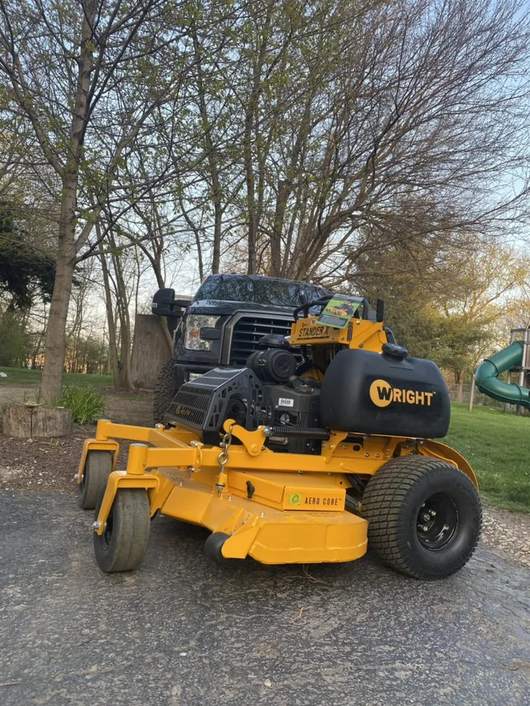 Expert yard maintenance in Westmont, IL by Roja's Landscaping