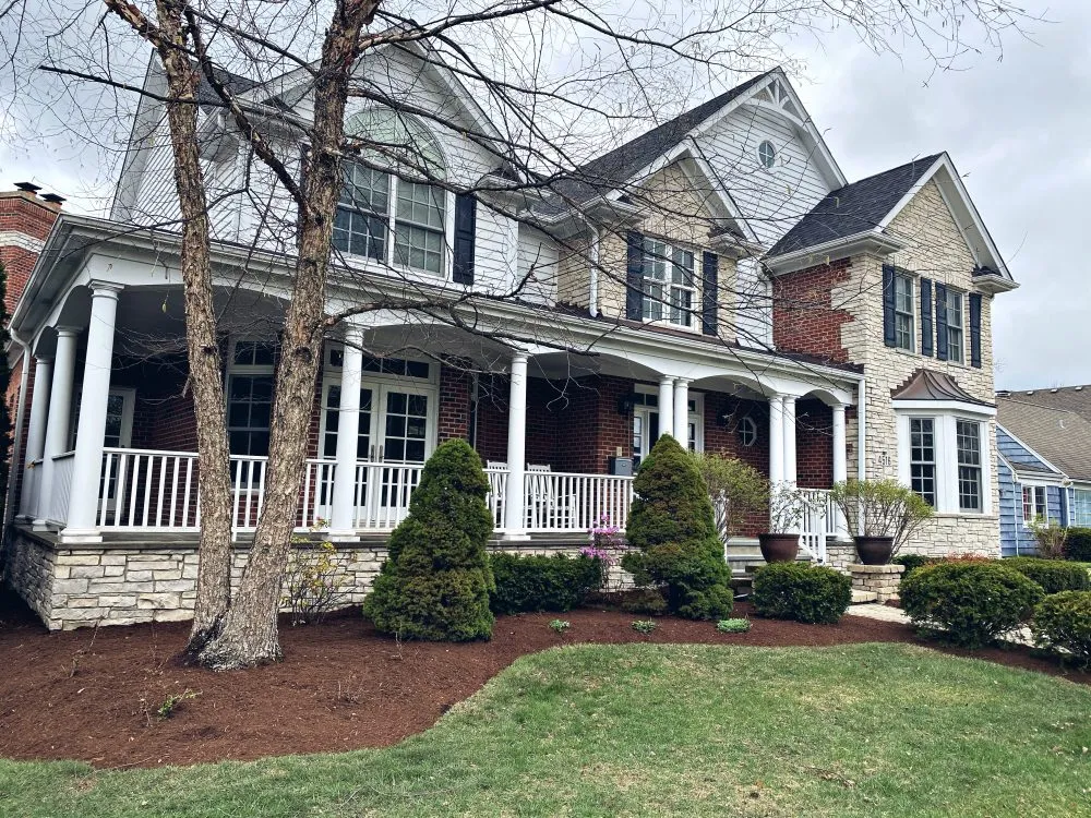 Professional yard maintenance in Westmont, IL by Roja's Landscaping