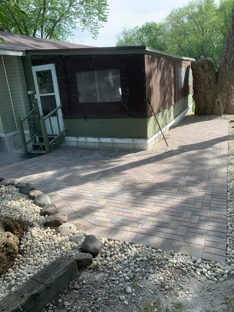 Top-rated outdoor landscaping in Harvard, IL - Rojas Lawncare