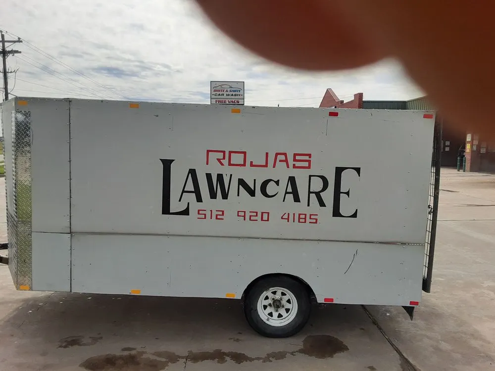 Expert lawn care service in Smithville, TX by ROJAS LAWNCARE