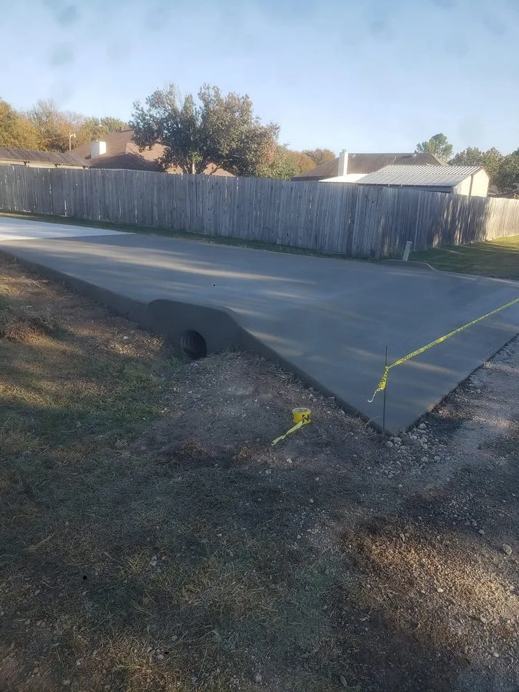 Professional lawn care service in Weatherford, TX by ROJAS