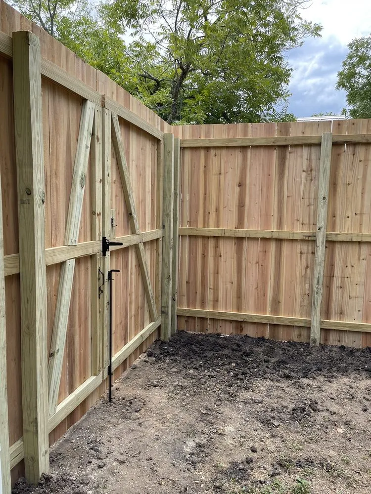 Top-rated yard cleanup service in Lockhart, TX by Roland Landscaping & Fence Building