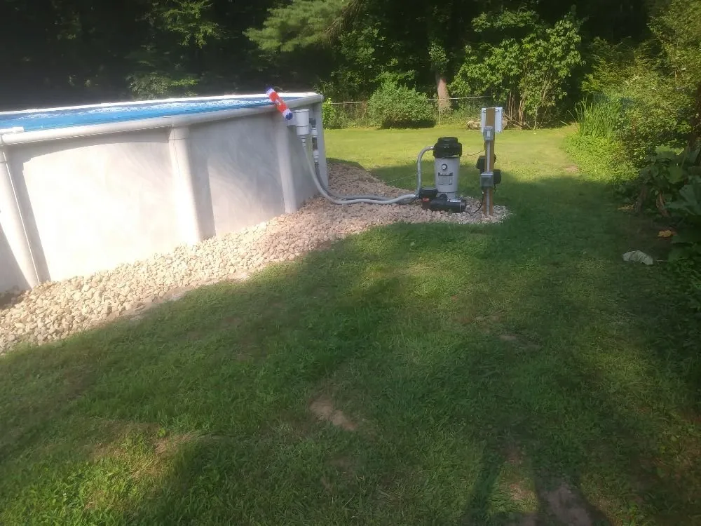 Professional yard cleanup service in Springfield, MA by Rolando Landscaping