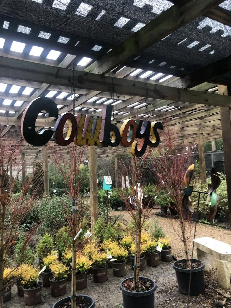 Custom outdoor landscaping in Waxahachie, TX - Roland's Nursery & Landscaping