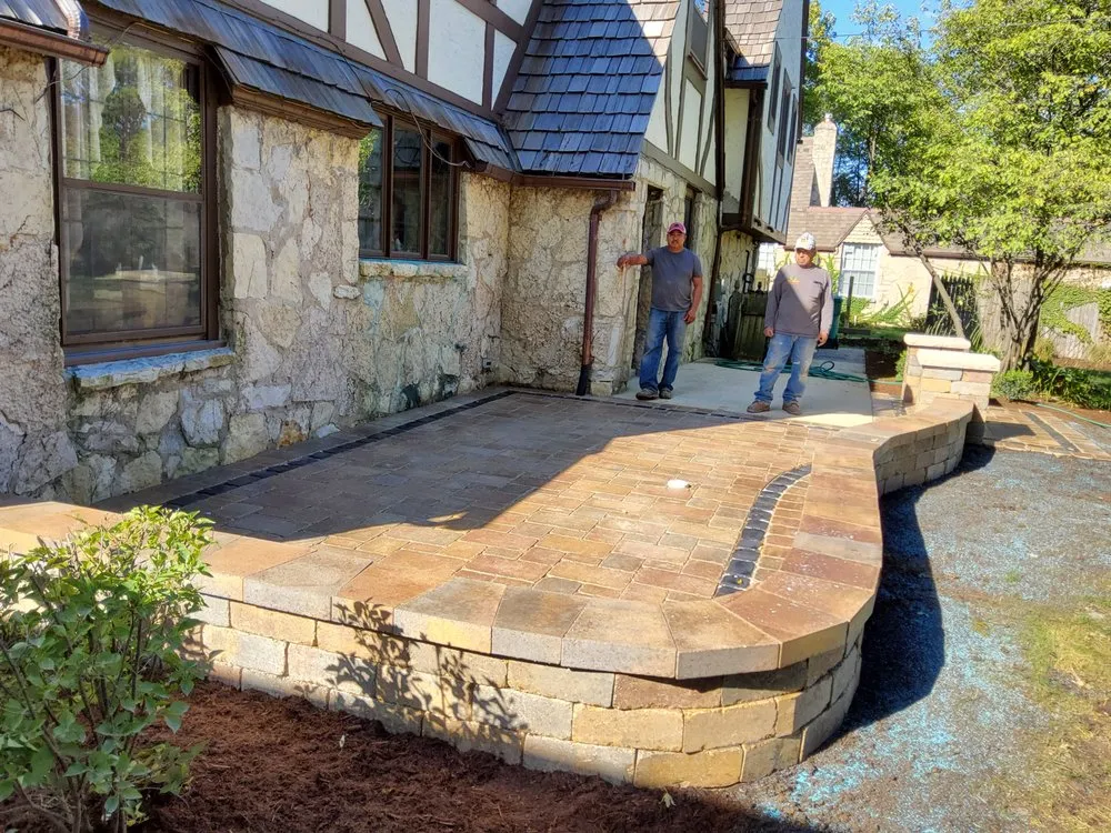 Expert residential landscaping experts serving Joliet, IL - Roldan Landscaping