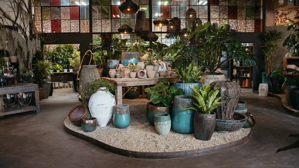 Affordable landscaping services for year-round maintenance across Los Angeles, CA - Rolling Greens