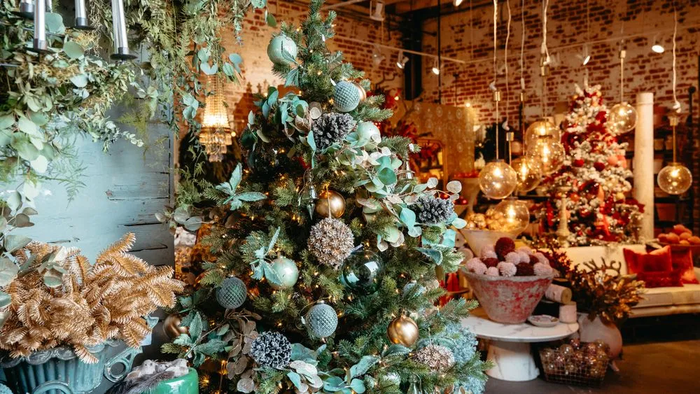 Trusted lawn mowing service in Los Angeles, CA - Rolling Greens