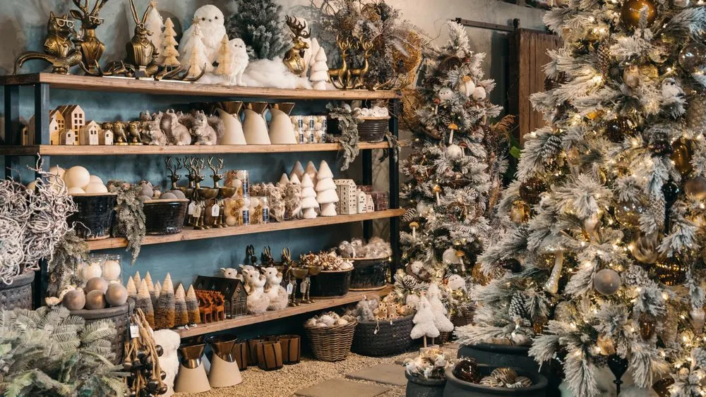 Top-rated yard maintenance experts serving Los Angeles, CA - Rolling Greens