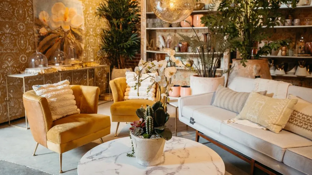 Reliable outdoor landscaping experts serving Los Angeles, CA - Rolling Greens