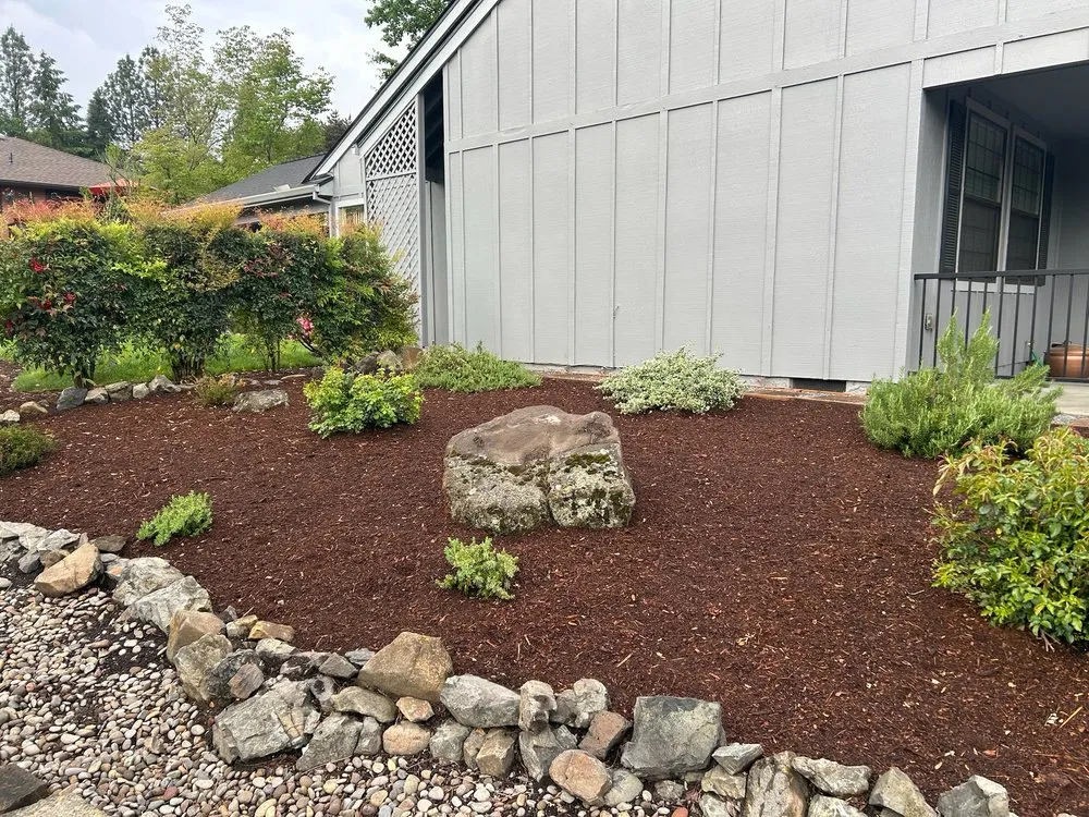 Affordable yard maintenance in White City, OR - Rolling Hills Landscape and Irrigation