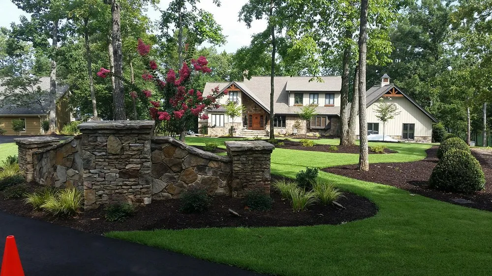 Expert yard maintenance in Anderson, SC - Rolling Ridge Landscaping