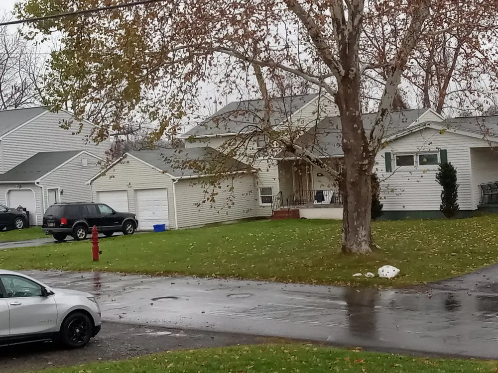 Trusted lawn mowing service for beautiful yards across Syracuse, NY - Rolling Scapes Landscaping And Service