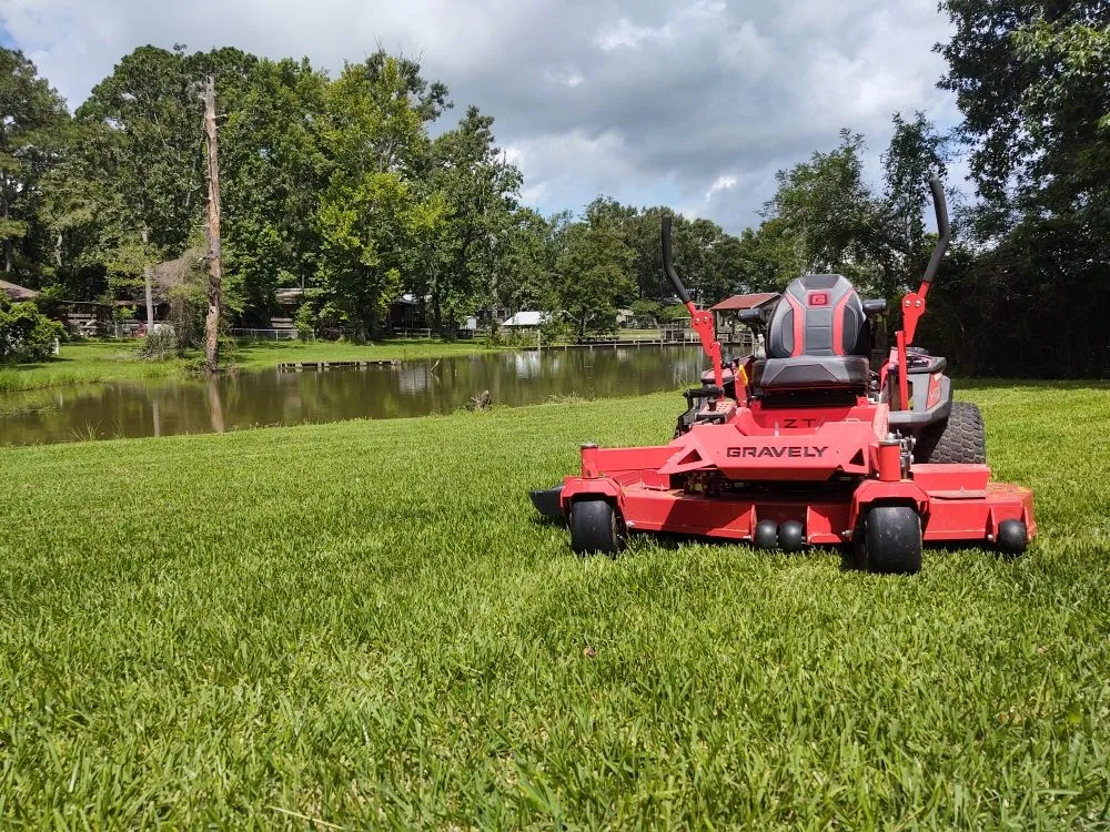 Trusted lawn mowing service experts serving Trinity, TX - Roma AgriCare