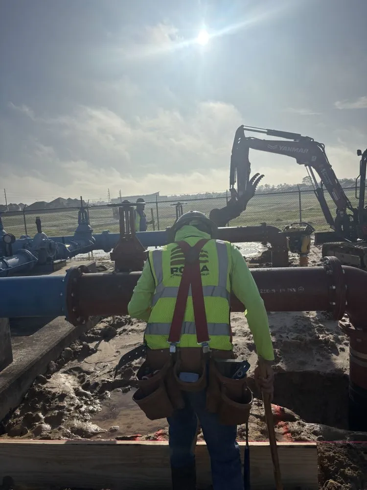 Expert garden landscaping near you in Magnolia, TX by Roma Construction