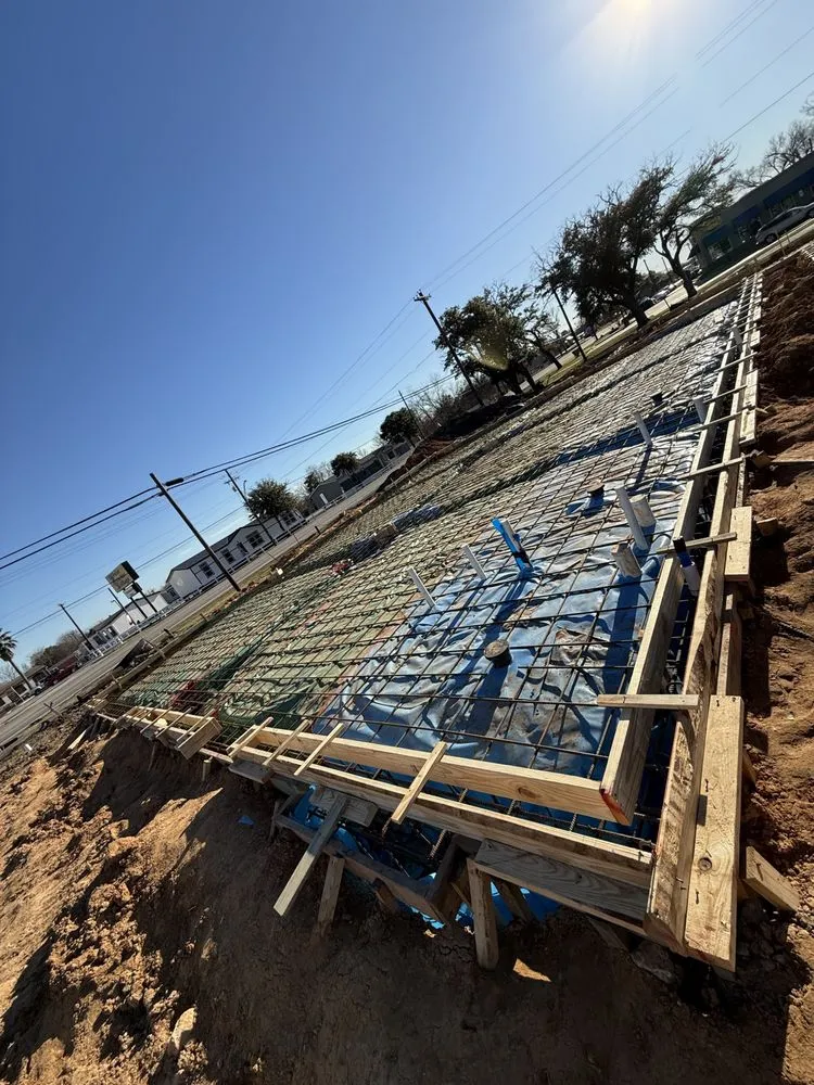 Reliable residential landscaping in Magnolia, TX by Roma Construction